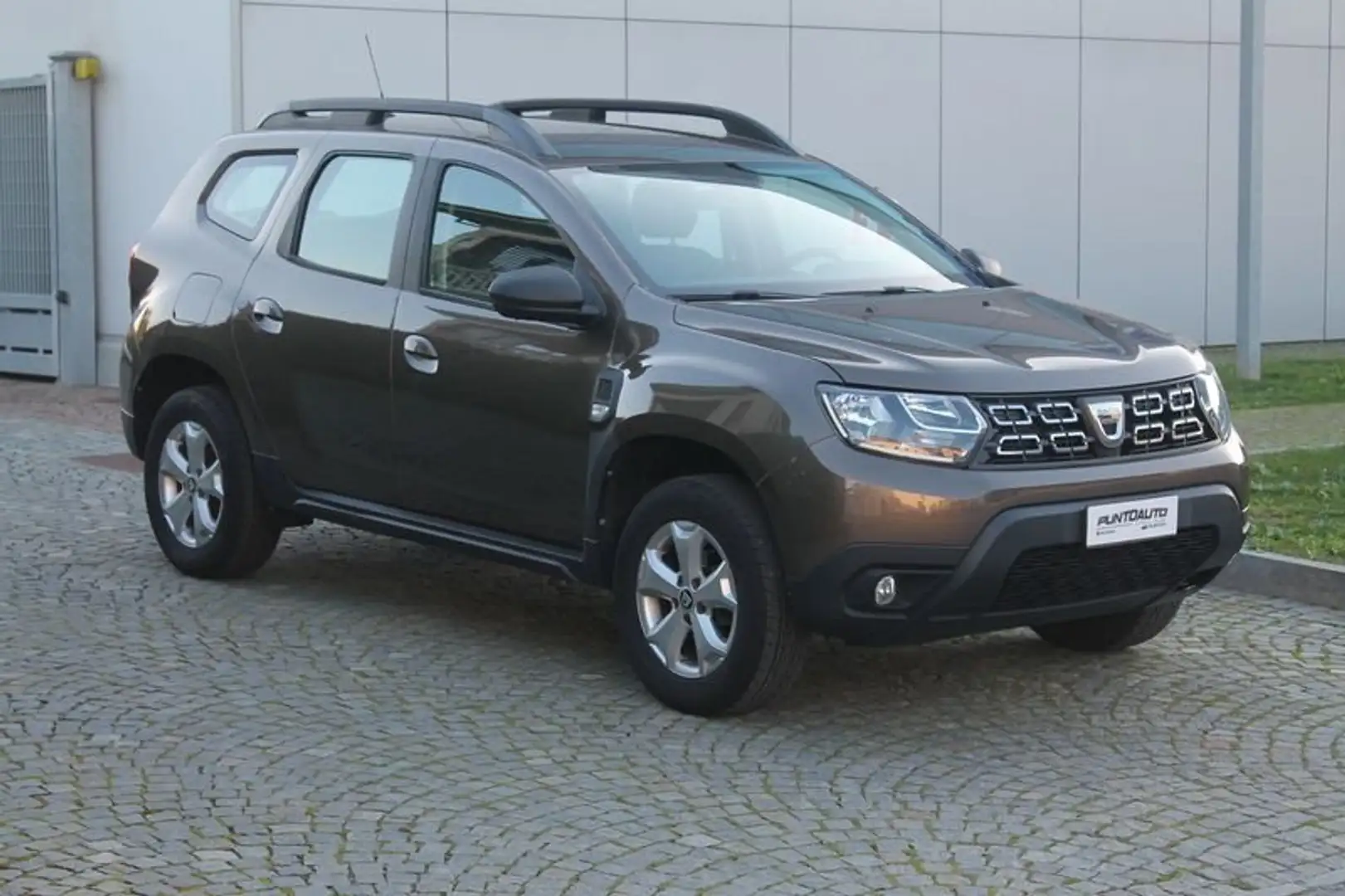 Dacia Duster 1.6 SCe 115CV Start&Stop GPL 4x2 Comfort Grigio - 2