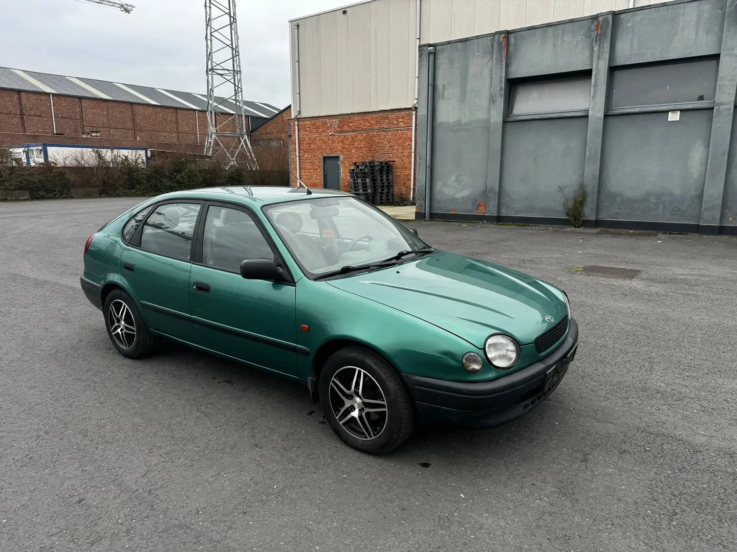 Toyota Corolla 1.3i 16v Linea Luna benoît 16 Grün - 2