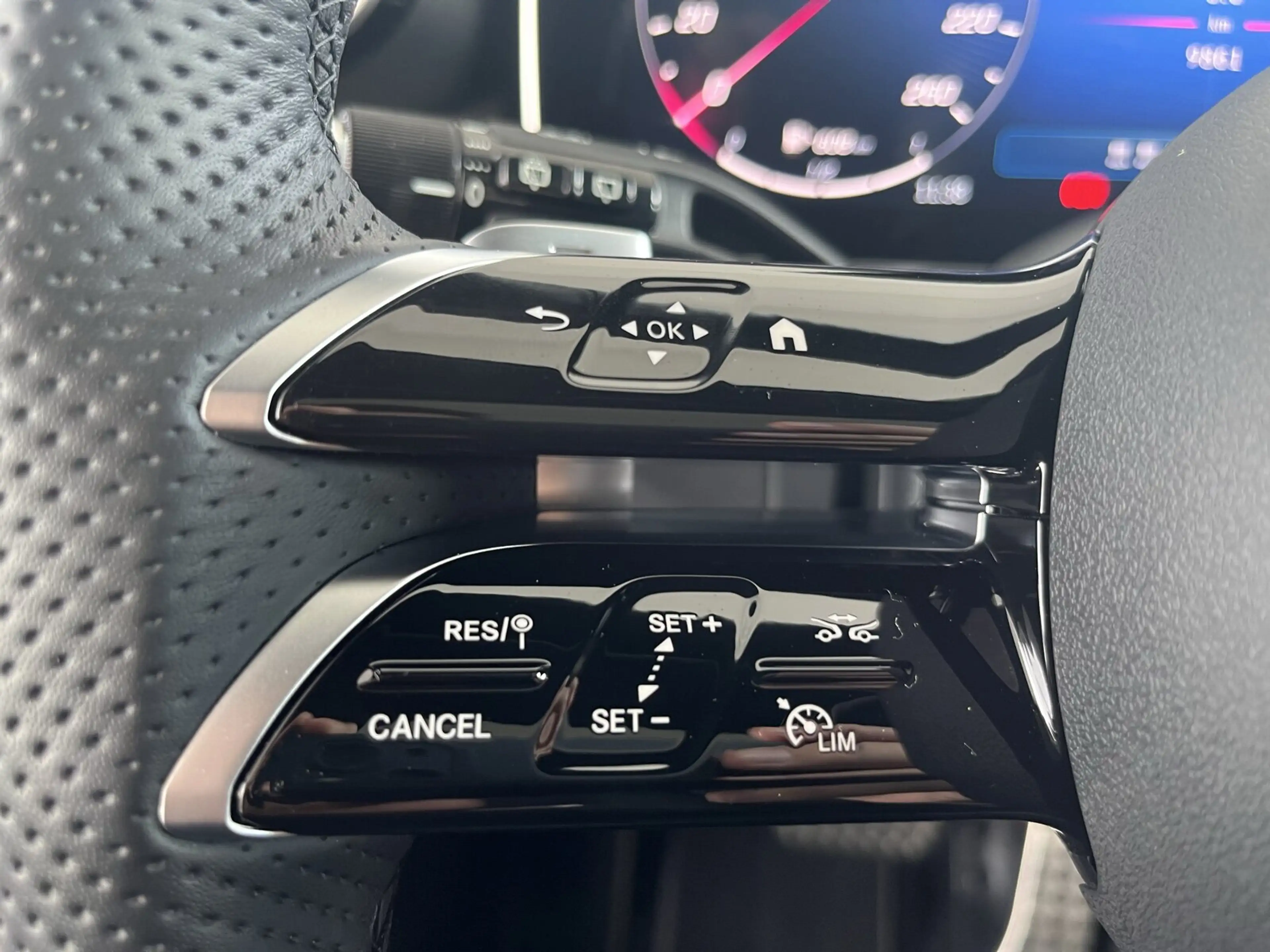 Mercedes-Benz GLC 200 GLC 200 4M AMG Line/Pano.-Dach/Distronic/Kamera — photo 13