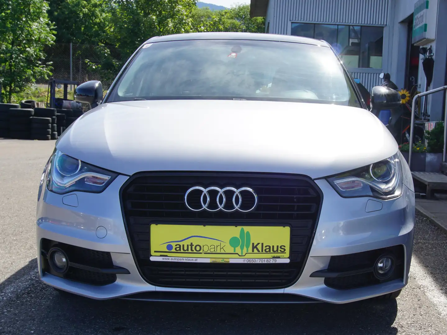 Audi A1 admired Grau - 2