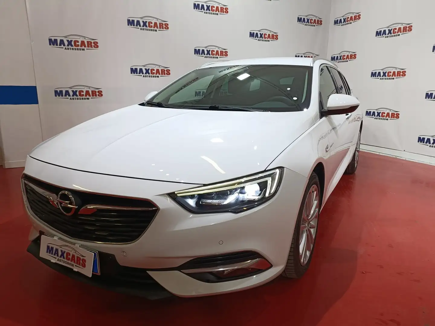 Opel Insignia Sports Tourer 2.0 cdti Exclusive Blanc - 2