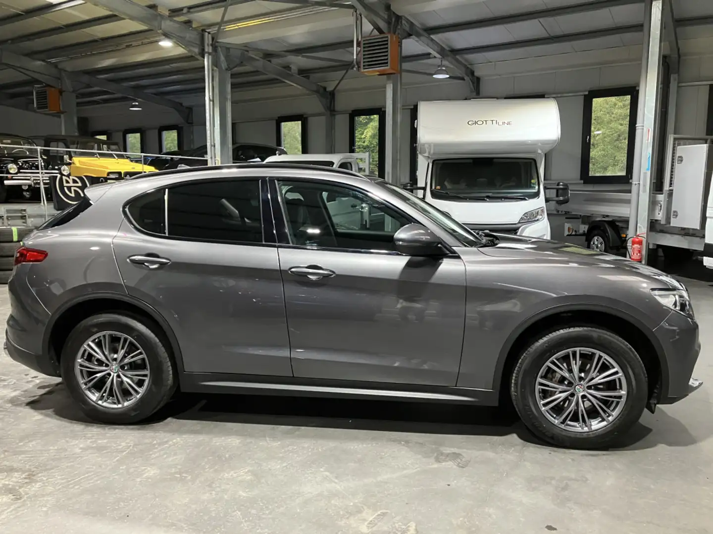 Alfa Romeo Stelvio 2.0 Essence 4x4 auto Grau - 2