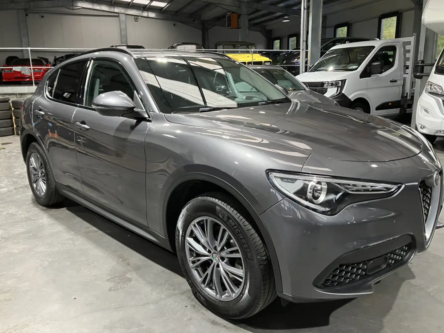 Alfa Romeo Stelvio 2.0 Essence 4x4 auto Grau - 1