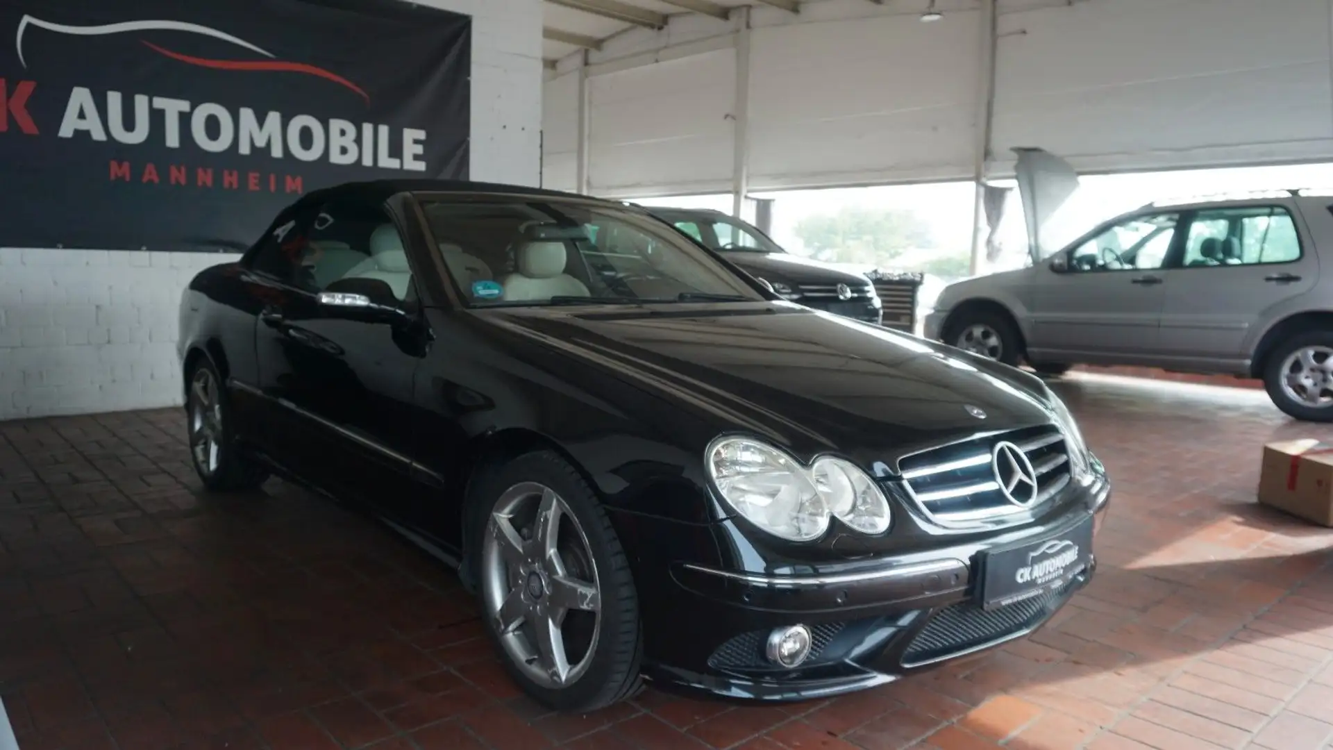 Mercedes-Benz CLK 200 Cabrio LEDER*CARPLAY*1-HD.*TOP!!! Černá - 2