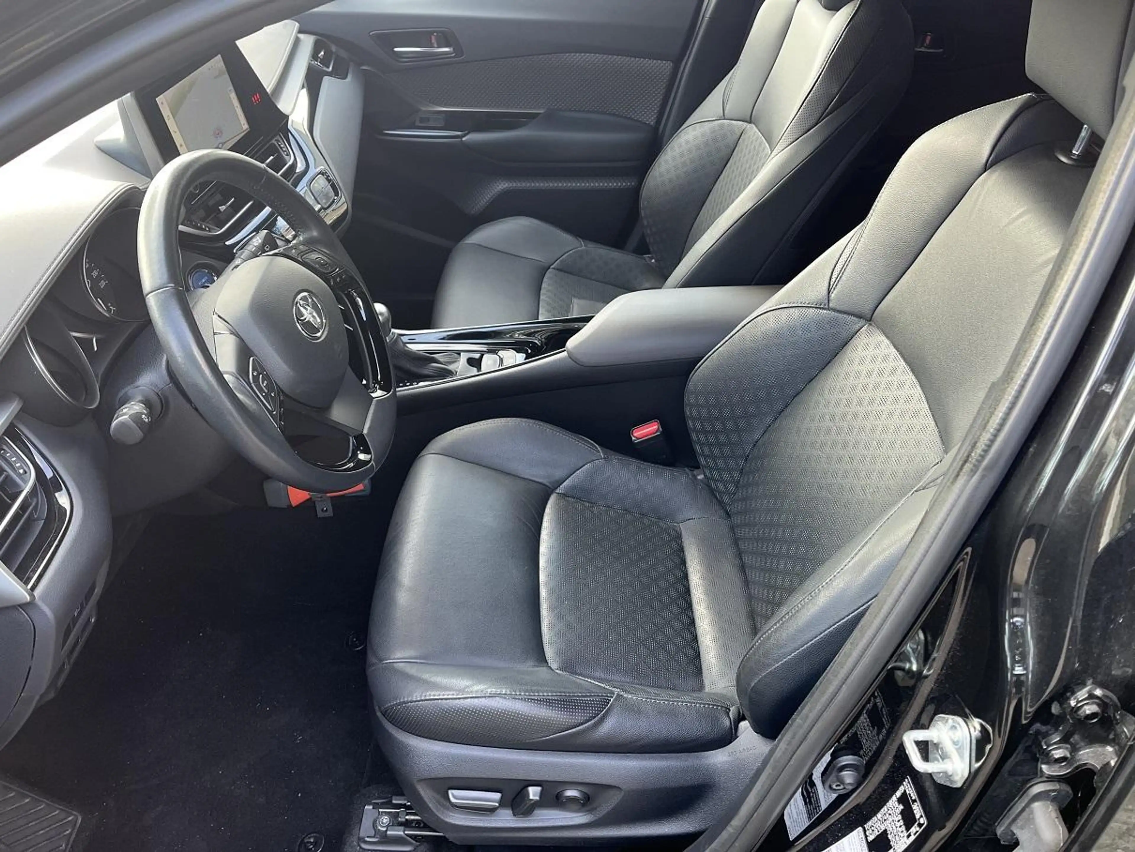 Toyota C-HR 1.8 Hybrid Executive | NL-Auto | Lederen bekleding — photo 7