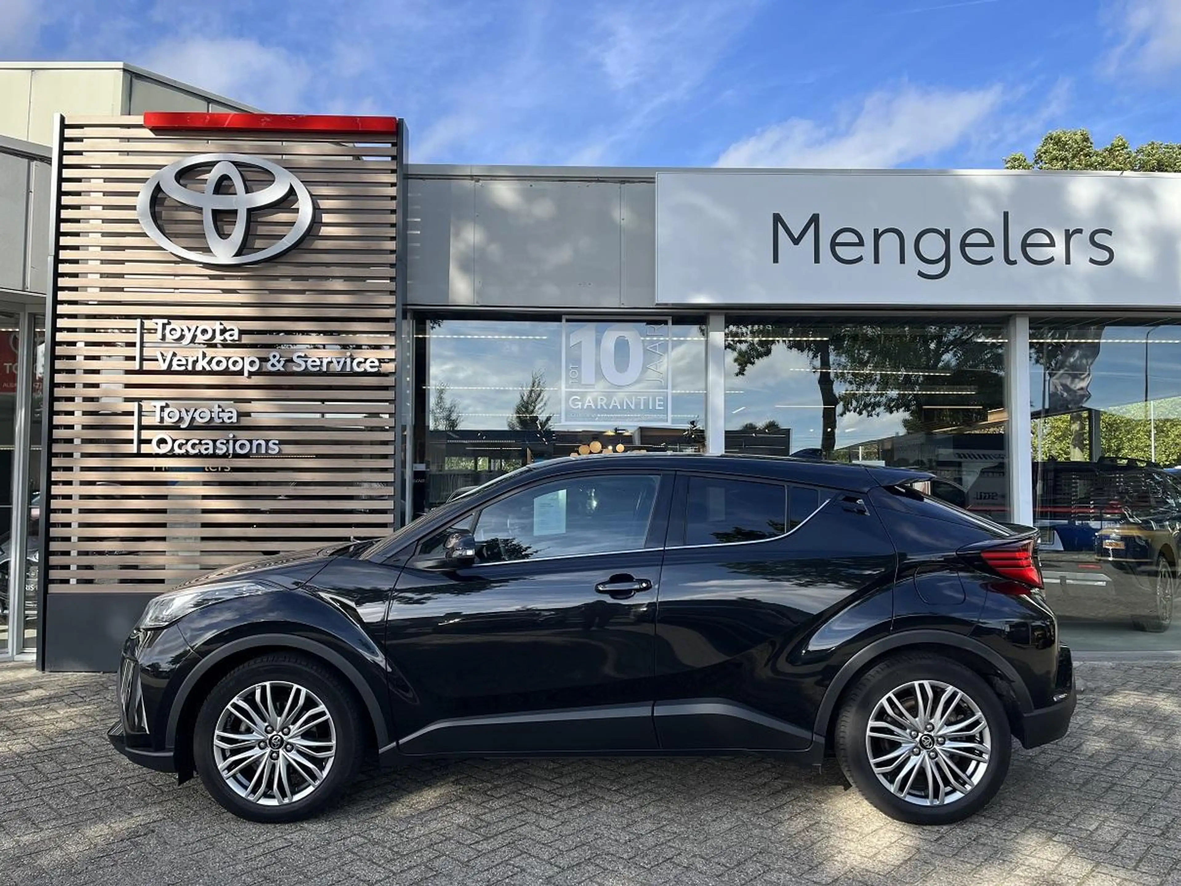 Toyota C-HR 1.8 Hybrid Executive | NL-Auto | Lederen bekleding — photo 2