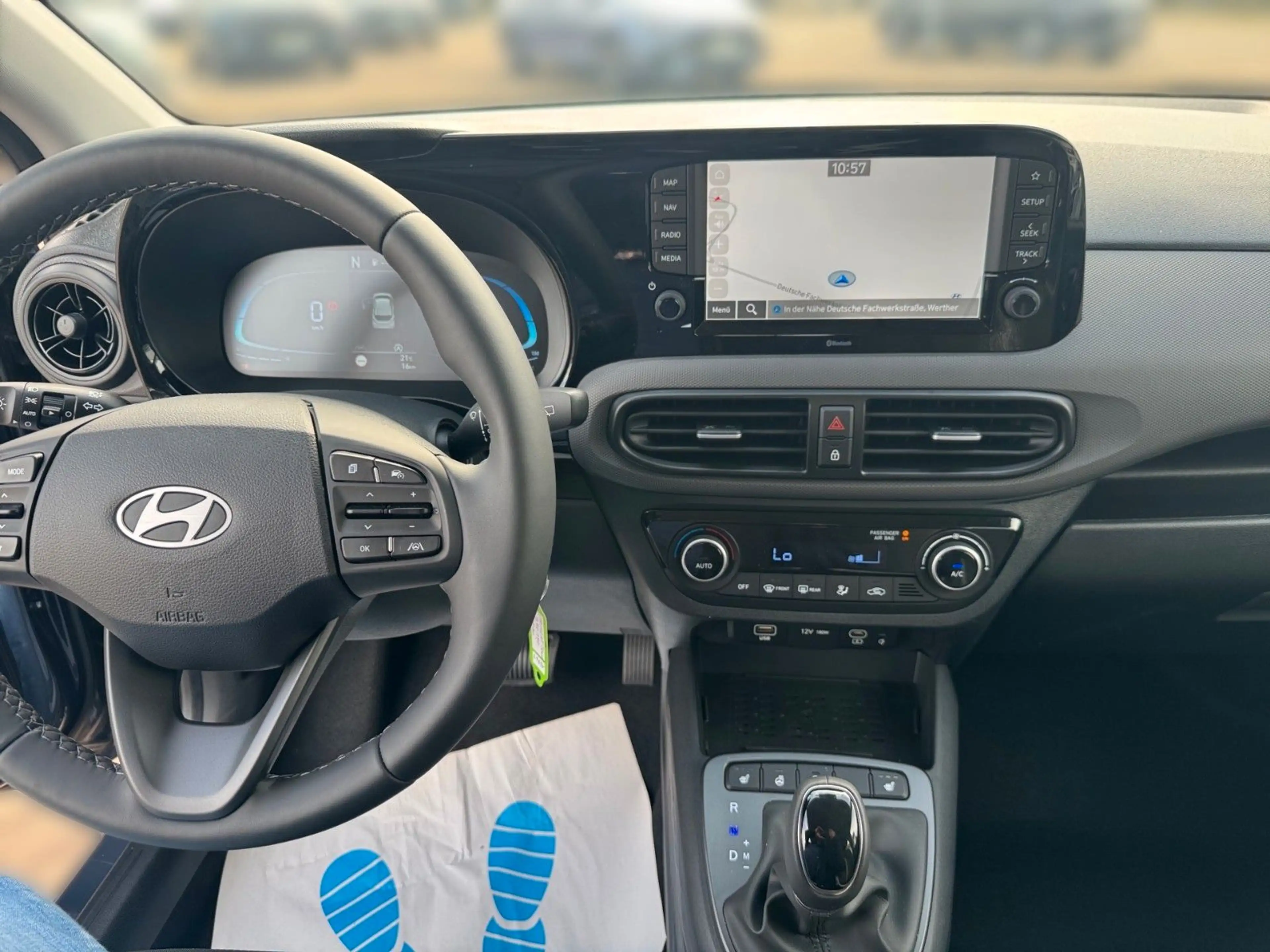 Hyundai i10 1.2 AT Trend NAVI KAMERA DAB APP — photo 9