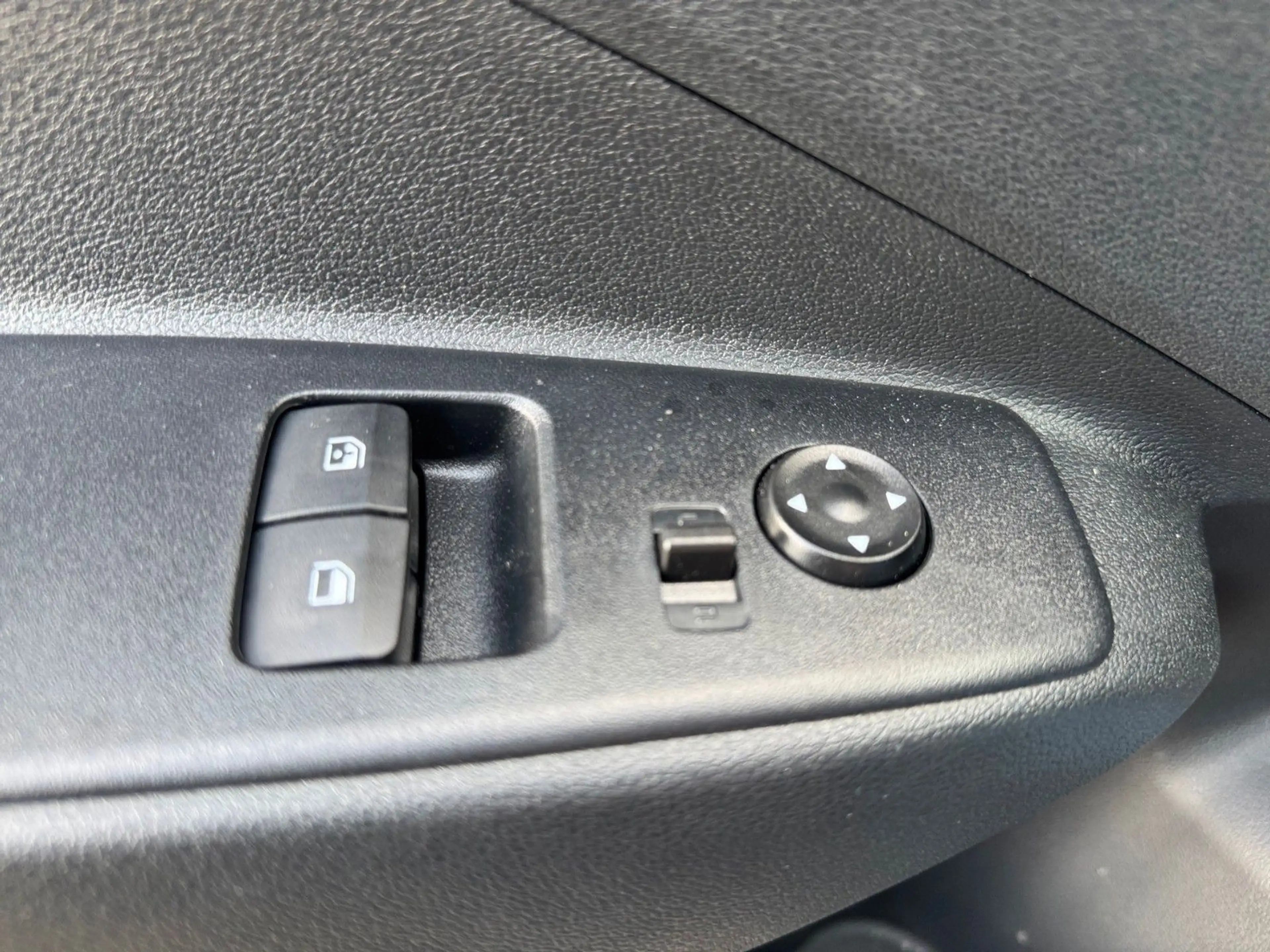 Hyundai i10 1.2 AT Trend NAVI KAMERA DAB APP — photo 15