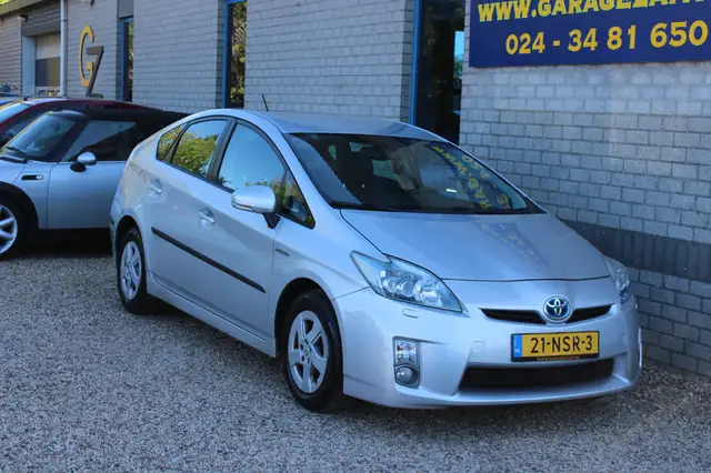 Toyota Prius 1.8 Aspiration Clima Xenon