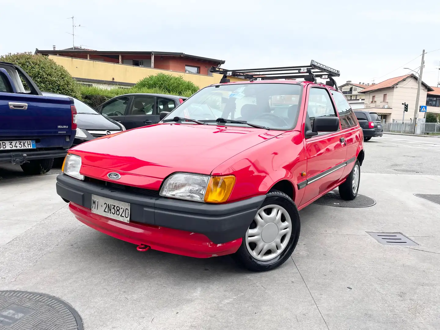 Ford Fiesta 1.1 Cambio automatico *ASI* Rood - 1