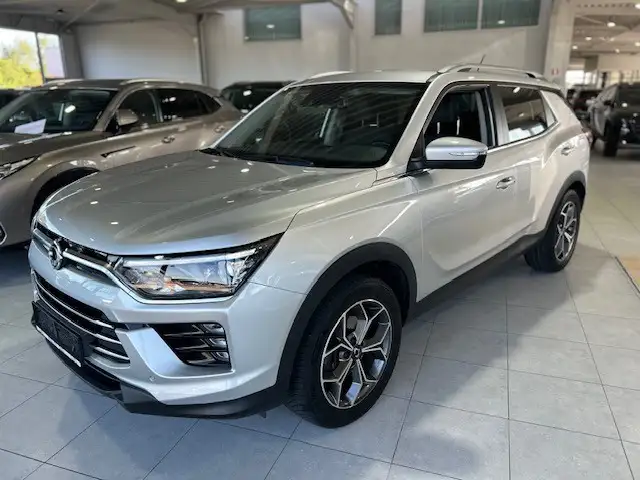 SsangYong Korando Korando 1.5 T-GDI 2WD met camera, gps, verwarmde zetels, trekhaak