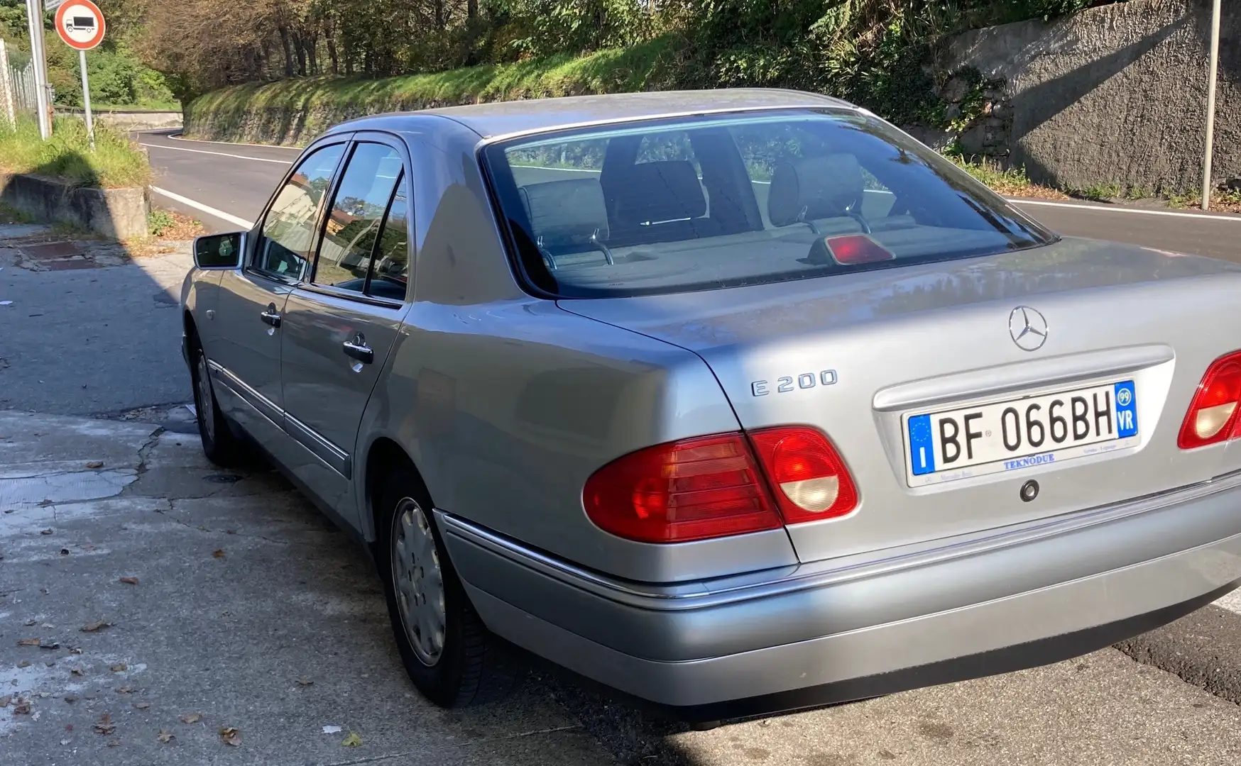 Mercedes-Benz E 200 Classe E - W210 BerlinaElegance Срібний - 2
