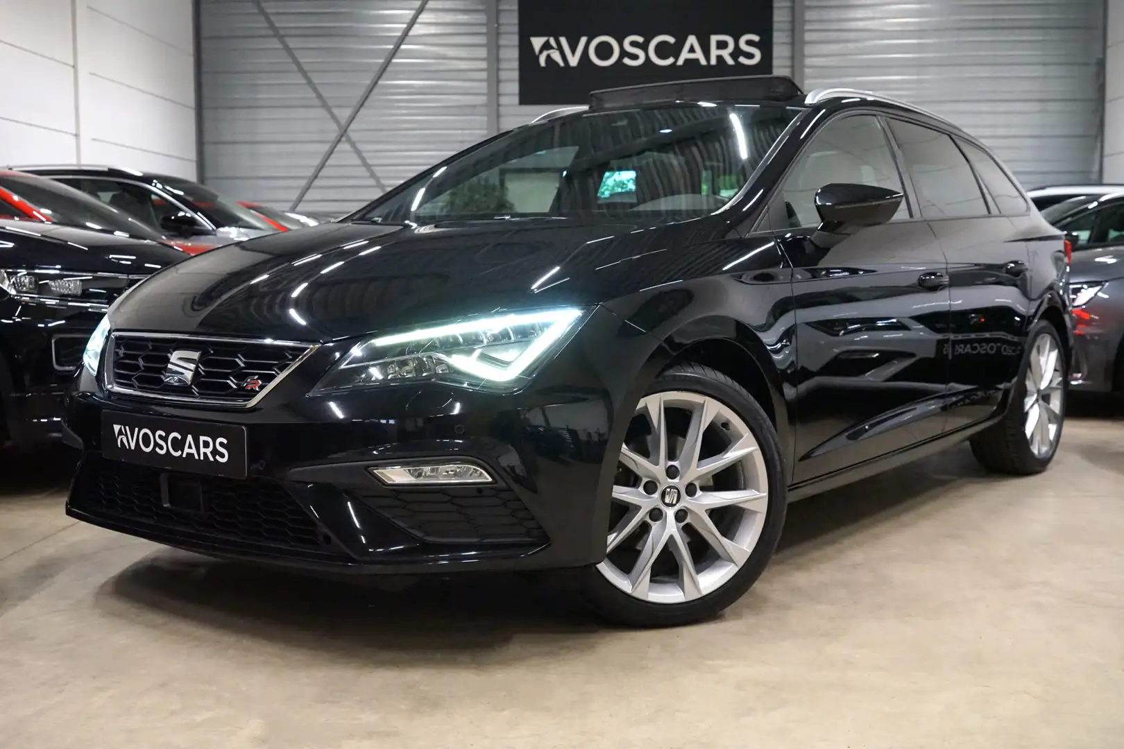 SEAT Leon ST 1.4 TSI FR * Trekhaak - Pano - Alcantara - ACC Zwart - 1