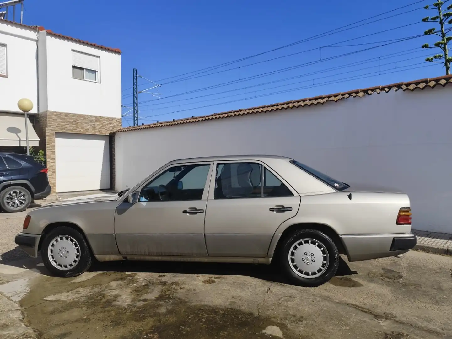 Mercedes-Benz 260 300D Béžová - 2