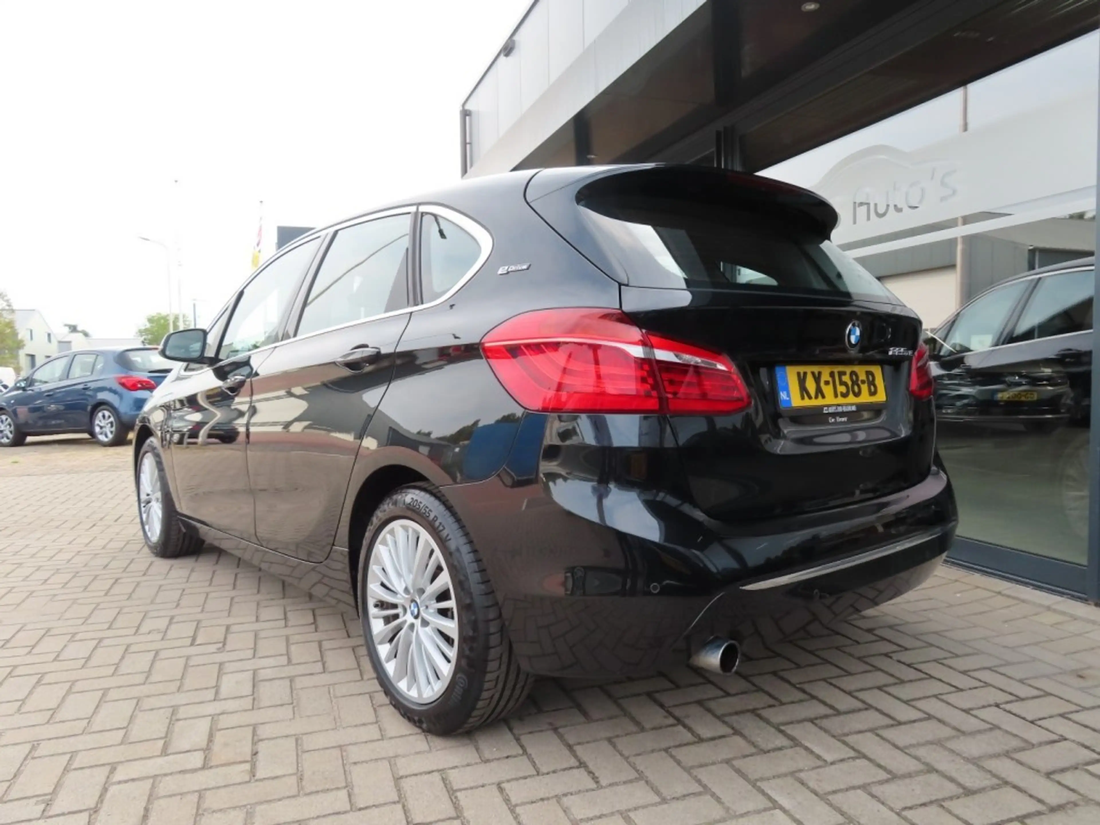 BMW 225 225XE iP High Exe Navi Camera Leder 2x Pdc 2016 — photo 5