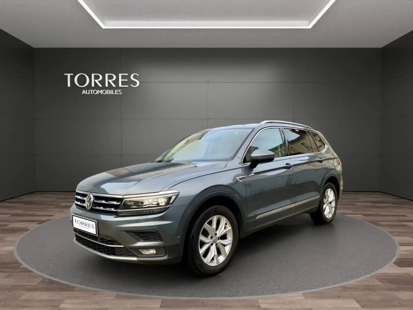 Volkswagen Tiguan ALLSPACE 2.0 TDI 150 CH DSG CARAT 7 PLACES Grau - 2