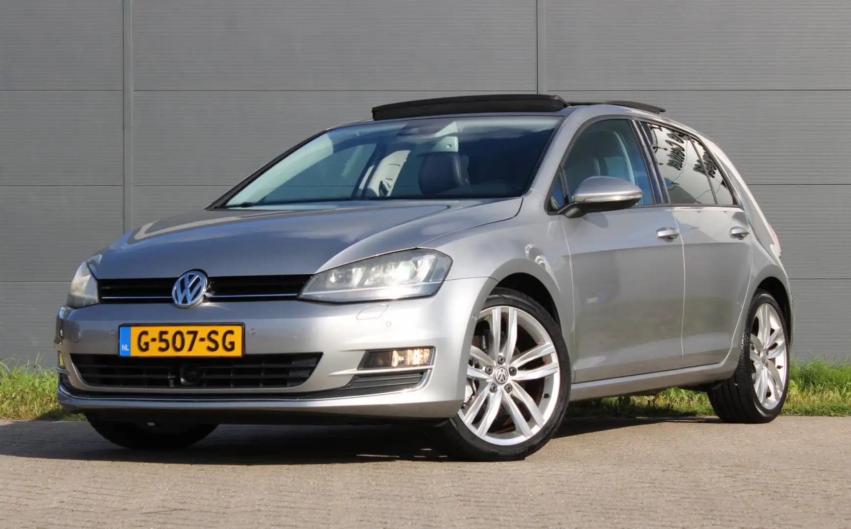 Volkswagen Golf 1.4 TSI Highline Automaat PanoDak ACC Keyless Mass Gris - 2