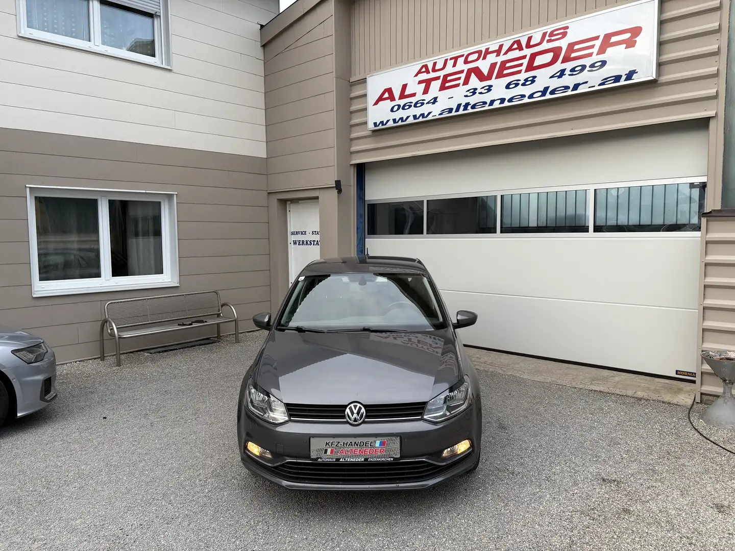 Volkswagen Polo Comfortline 1,2 TSI *CARPLAY*SITZH*TEMP*1.BESITZ* Grau - 2
