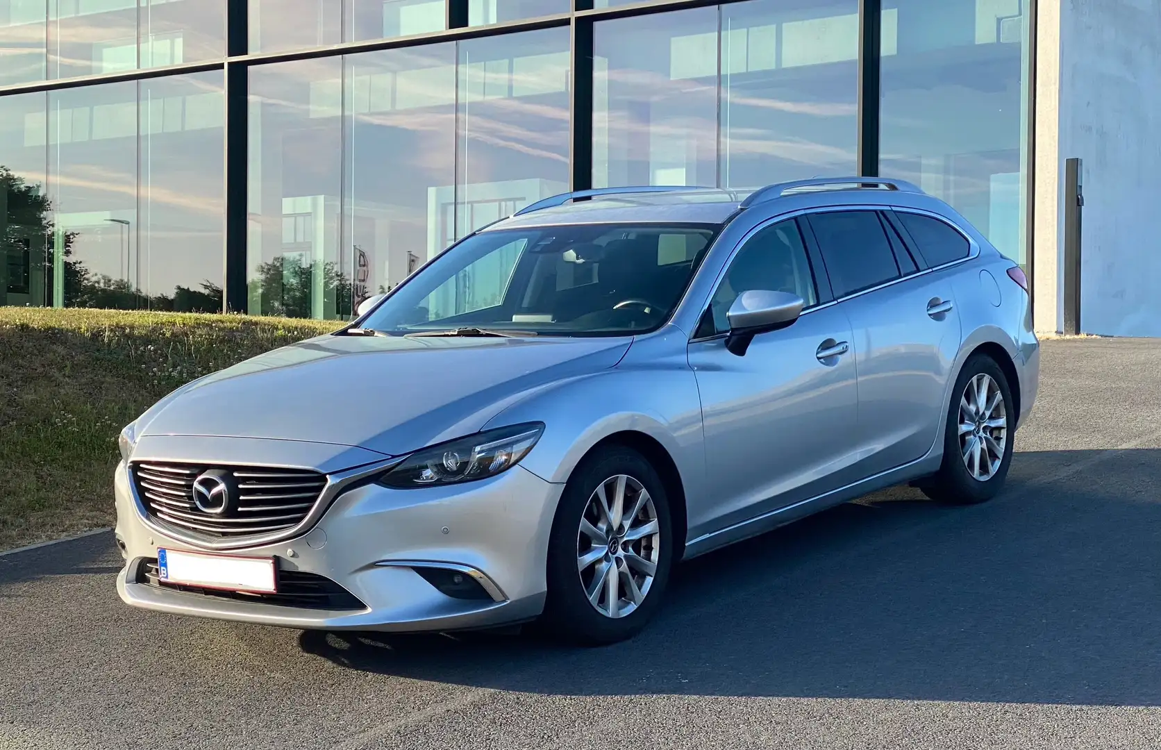 Mazda 6 6 2.2 D 4WD Skydrive Premium Edition Gris - 2