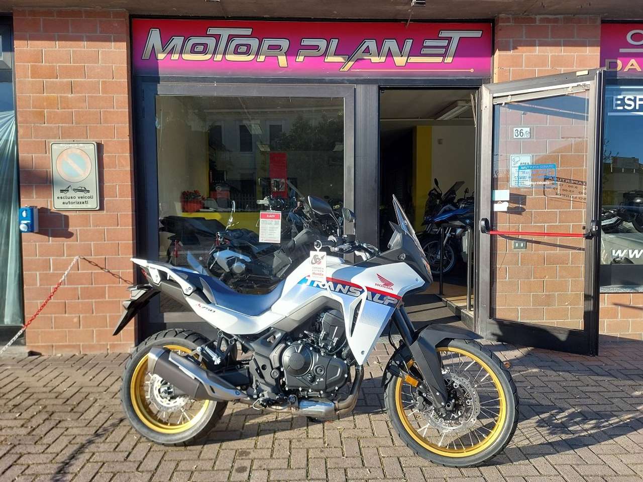 Honda XL 750 Transalp nuova da immatricolare pronta consegna