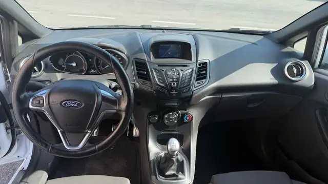Ford Fiesta view 9