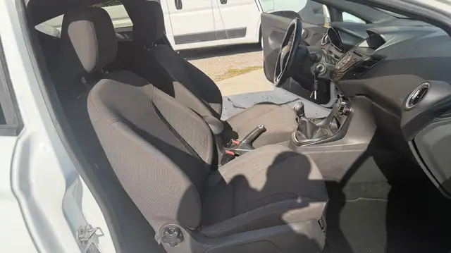Ford Fiesta view 14