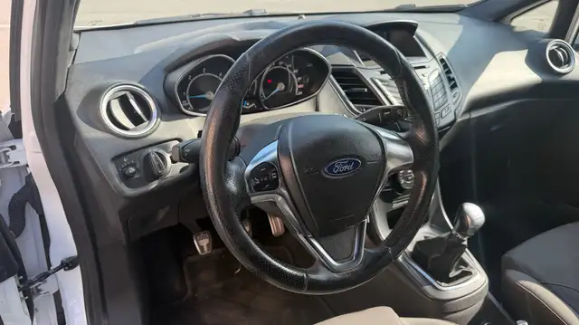 Ford Fiesta view 10