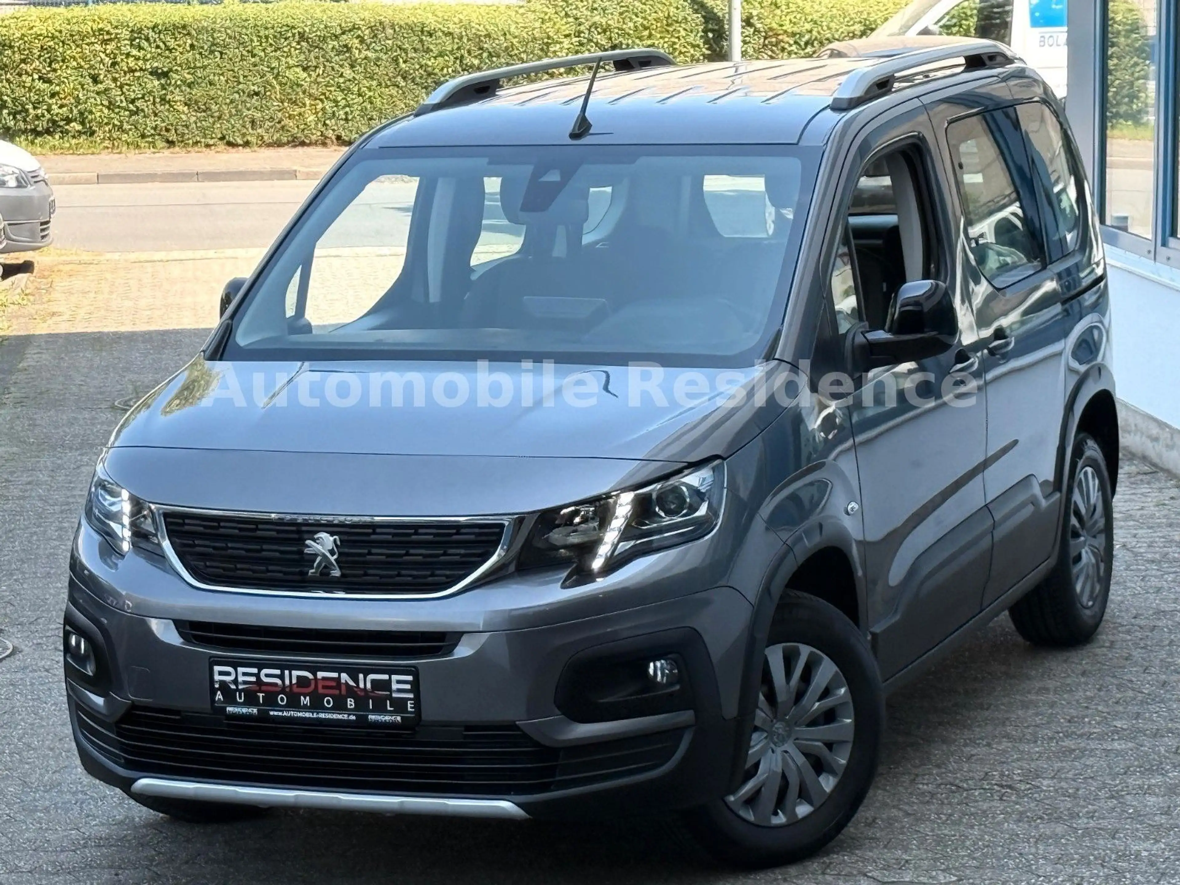 Peugeot Rifter Allure L1 1.2*NAVI*AHK*MFL*TEMP*LED*TOP* — photo 2