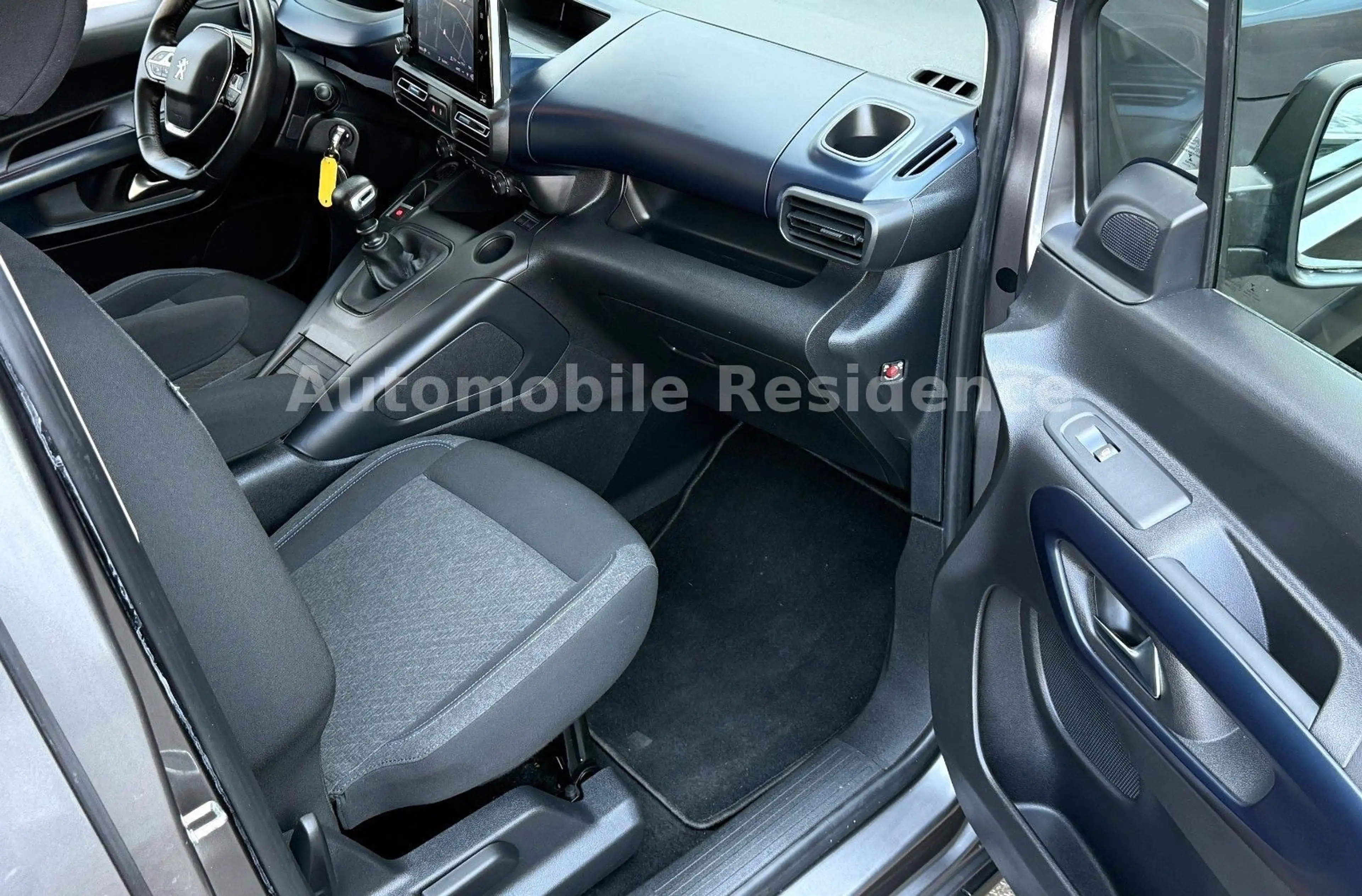 Peugeot Rifter Allure L1 1.2*NAVI*AHK*MFL*TEMP*LED*TOP* — photo 7