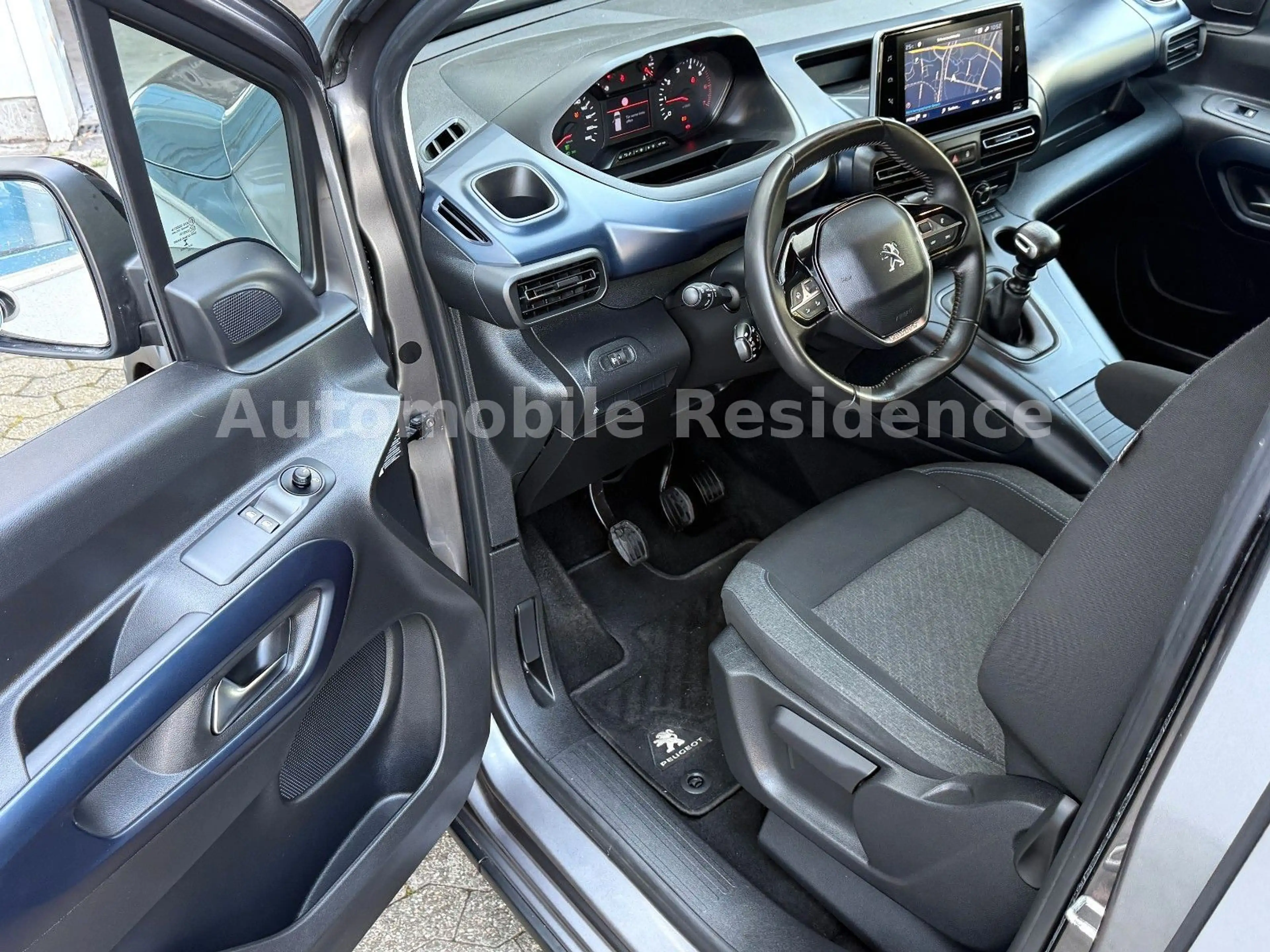 Peugeot Rifter Allure L1 1.2*NAVI*AHK*MFL*TEMP*LED*TOP* — photo 6
