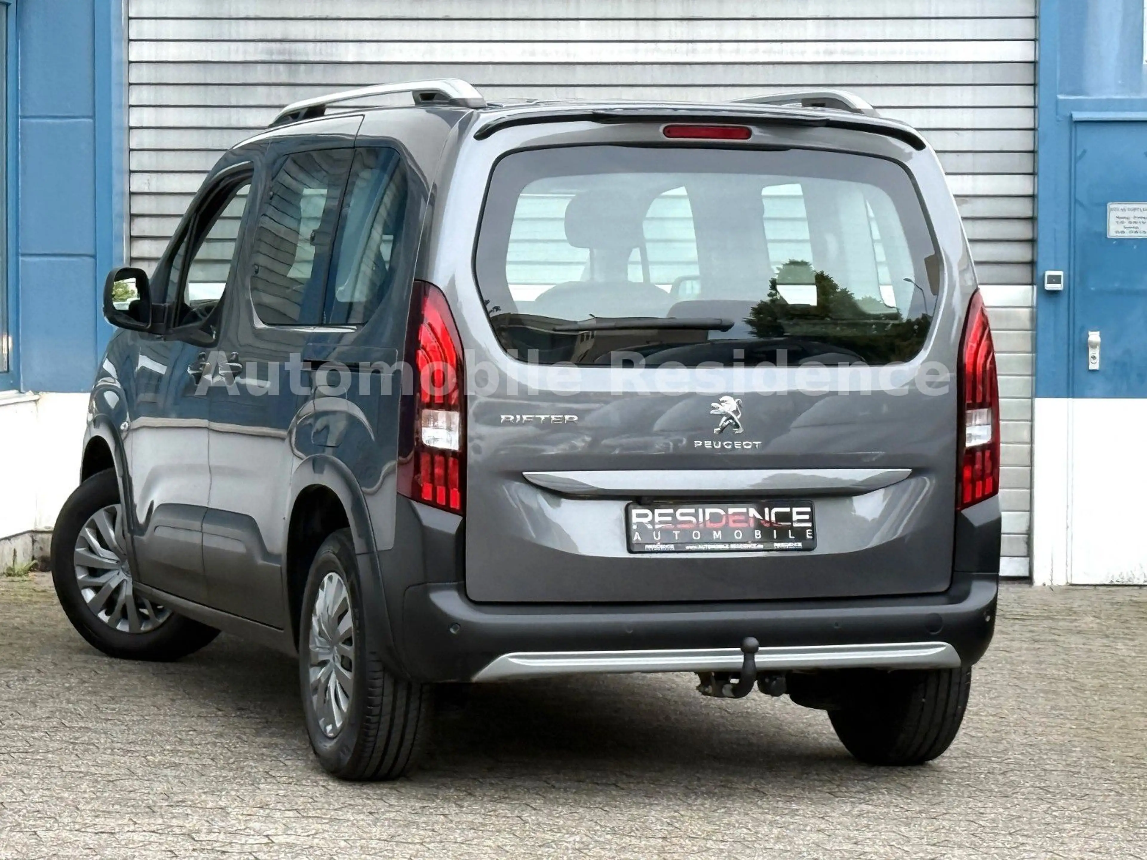 Peugeot Rifter Allure L1 1.2*NAVI*AHK*MFL*TEMP*LED*TOP* — photo 3