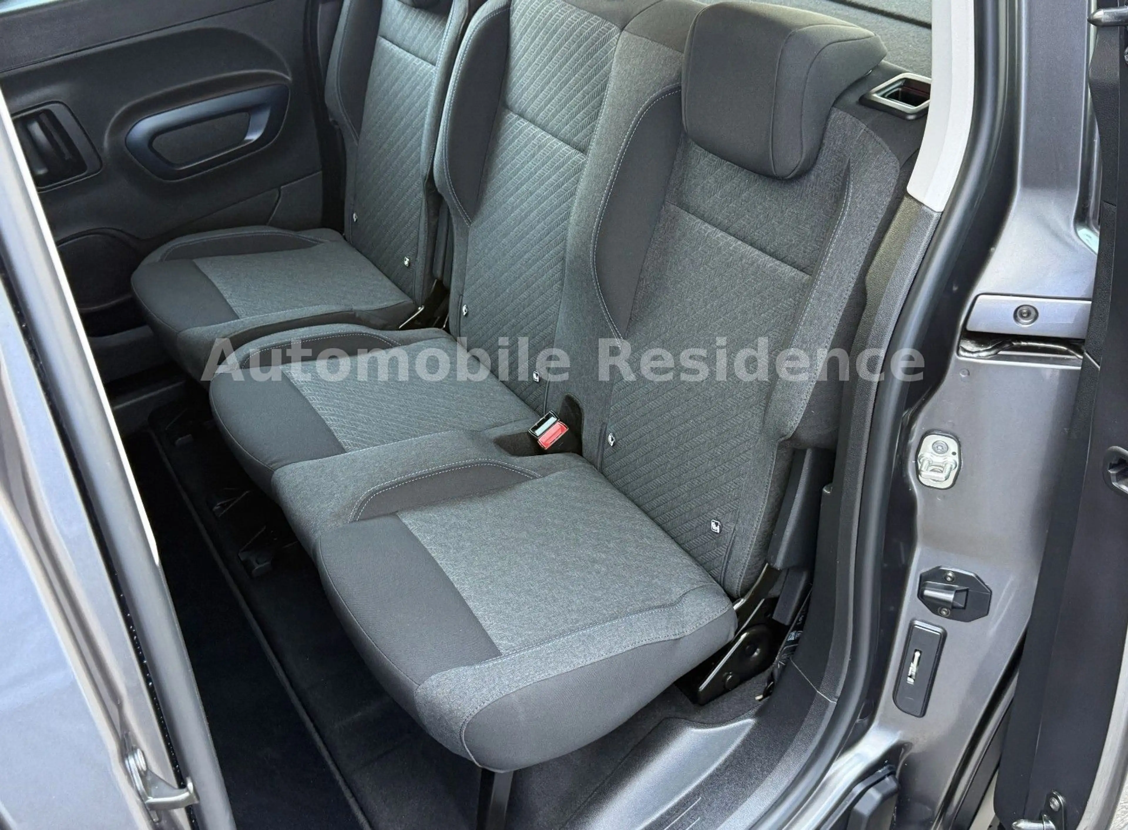 Peugeot Rifter Allure L1 1.2*NAVI*AHK*MFL*TEMP*LED*TOP* — photo 10