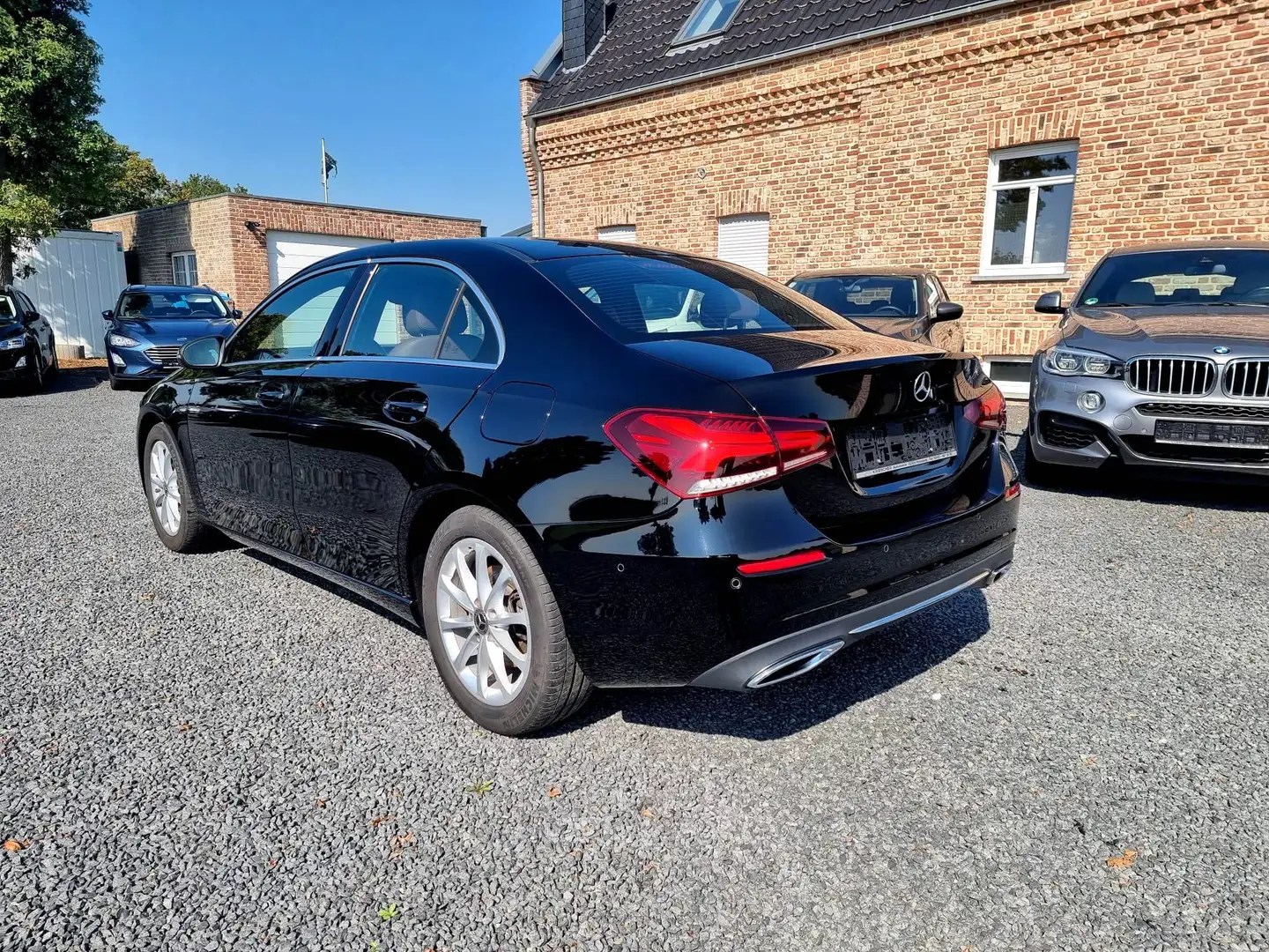 Mercedes-Benz A 200 Progressive Stufenheck * Autom. * Leder braun *AHK Noir - 2