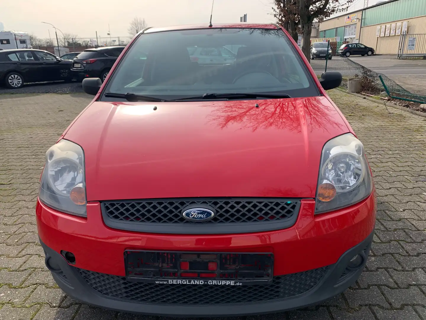 Ford Fiesta Basis mit Alu+Klima Rot - 2