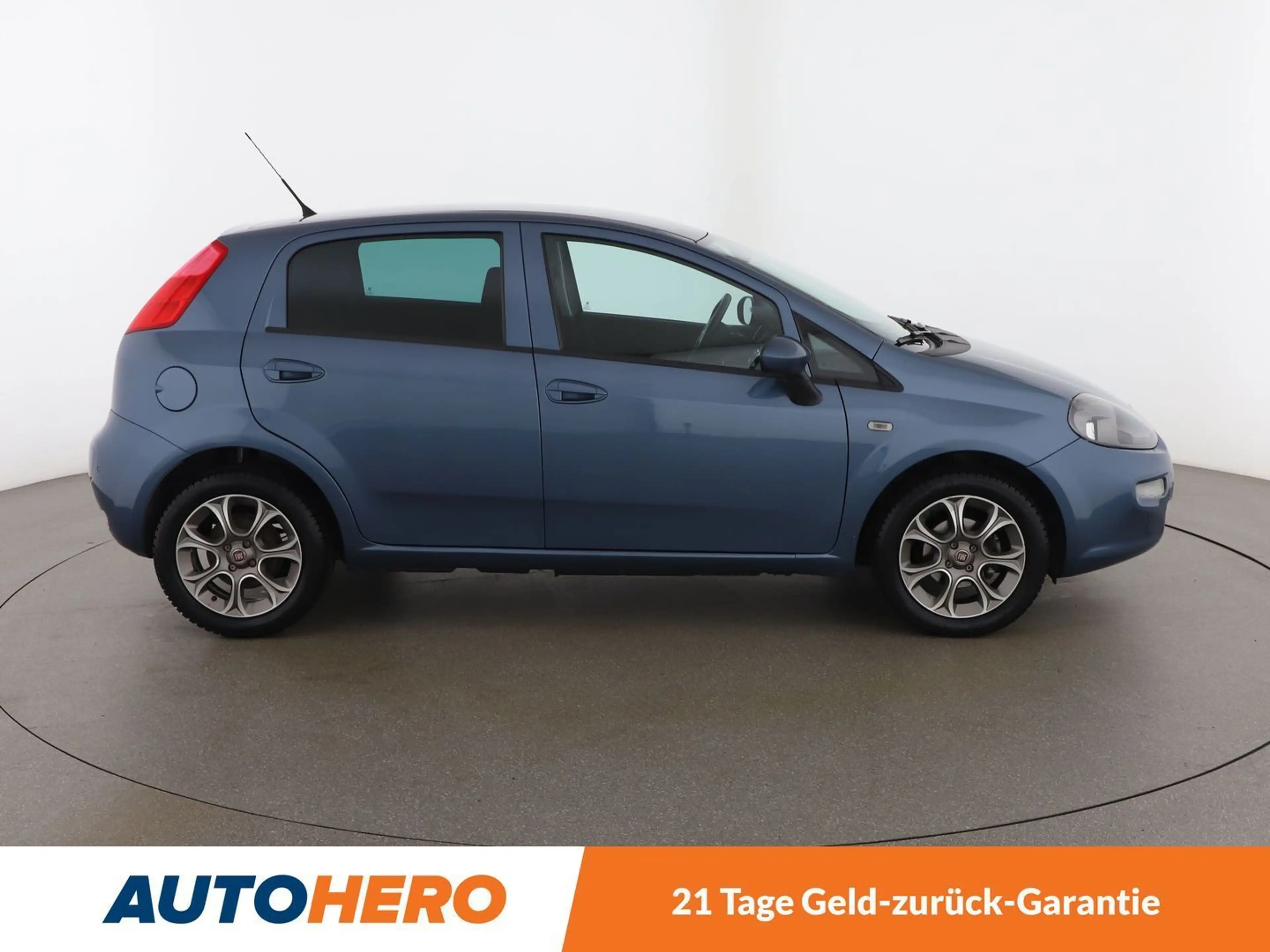 Fiat Punto 0.9 Nuova Collezione *TEMPO*NAVI*SHZ*KLIMAAUT*BT* — photo 7