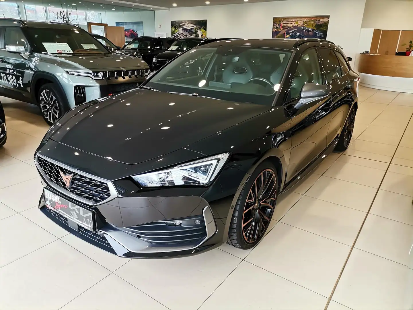 CUPRA Leon 2.0 TSI DSG VZ 4Drive 19Z.|Pano|Navi|AHK|ACC|Super Schwarz - 2