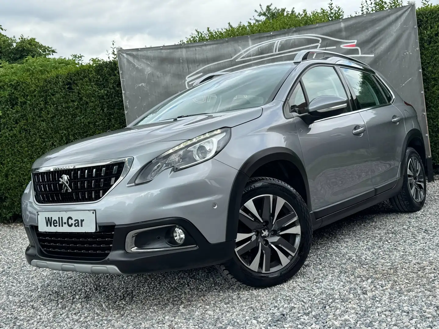 Peugeot 2008 1.2i Euro6 73.000Km Semi Cuir, Gps Garantie 1 an! Grau - 1