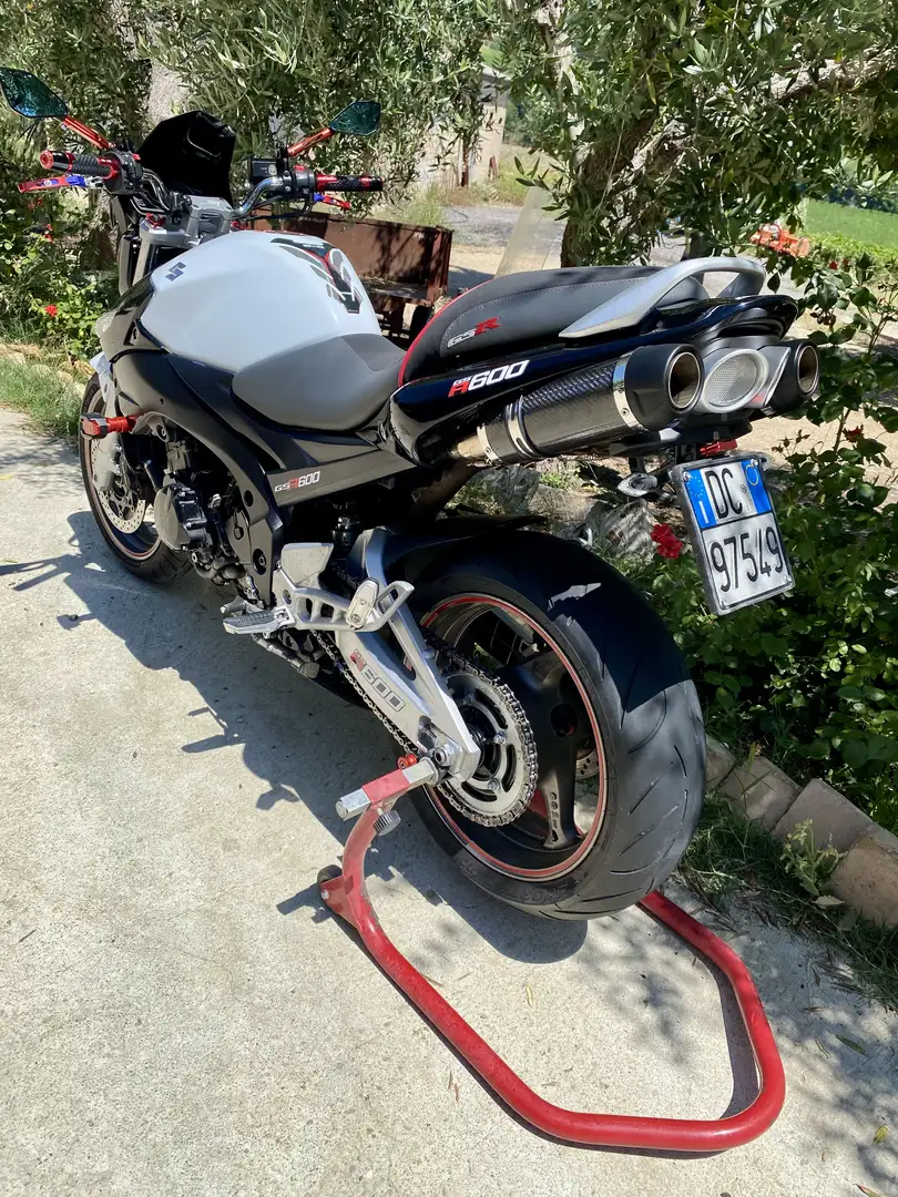 Suzuki GSR 600 Nero - 2