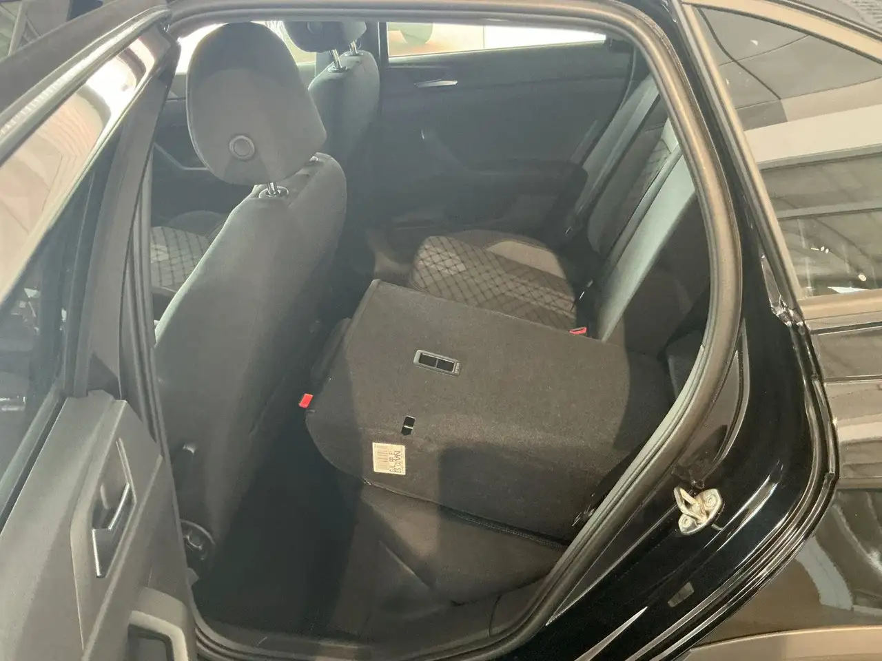 Volkswagen Taigo 1.0 TSI R-Line DSG | IQ.LIGHT | ACC | Sitz 13