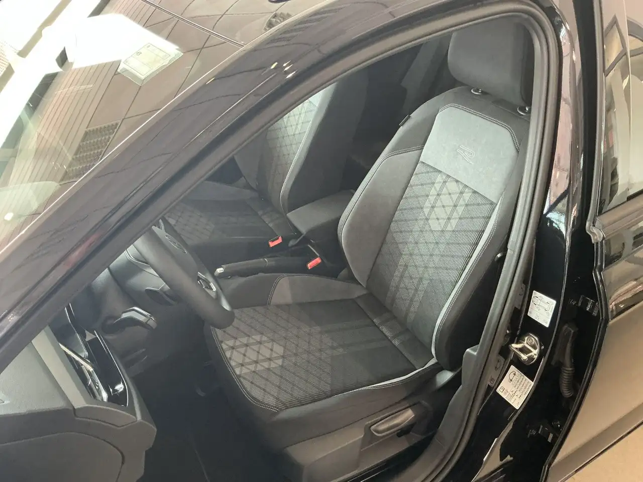 Volkswagen Taigo 1.0 TSI R-Line DSG | IQ.LIGHT | ACC | Sitz 11