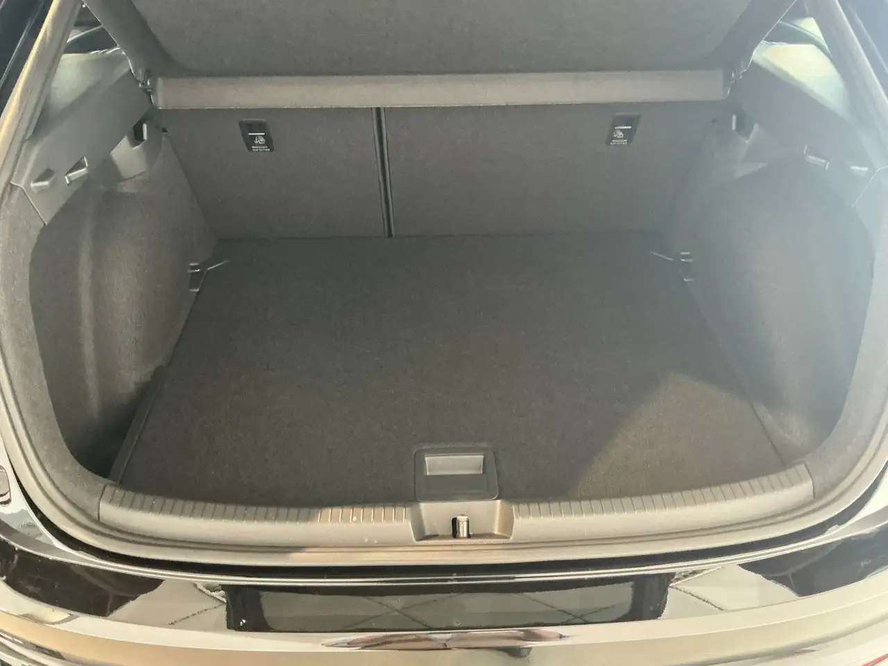 Volkswagen Taigo 1.0 TSI R-Line DSG | IQ.LIGHT | ACC | Sitz 15