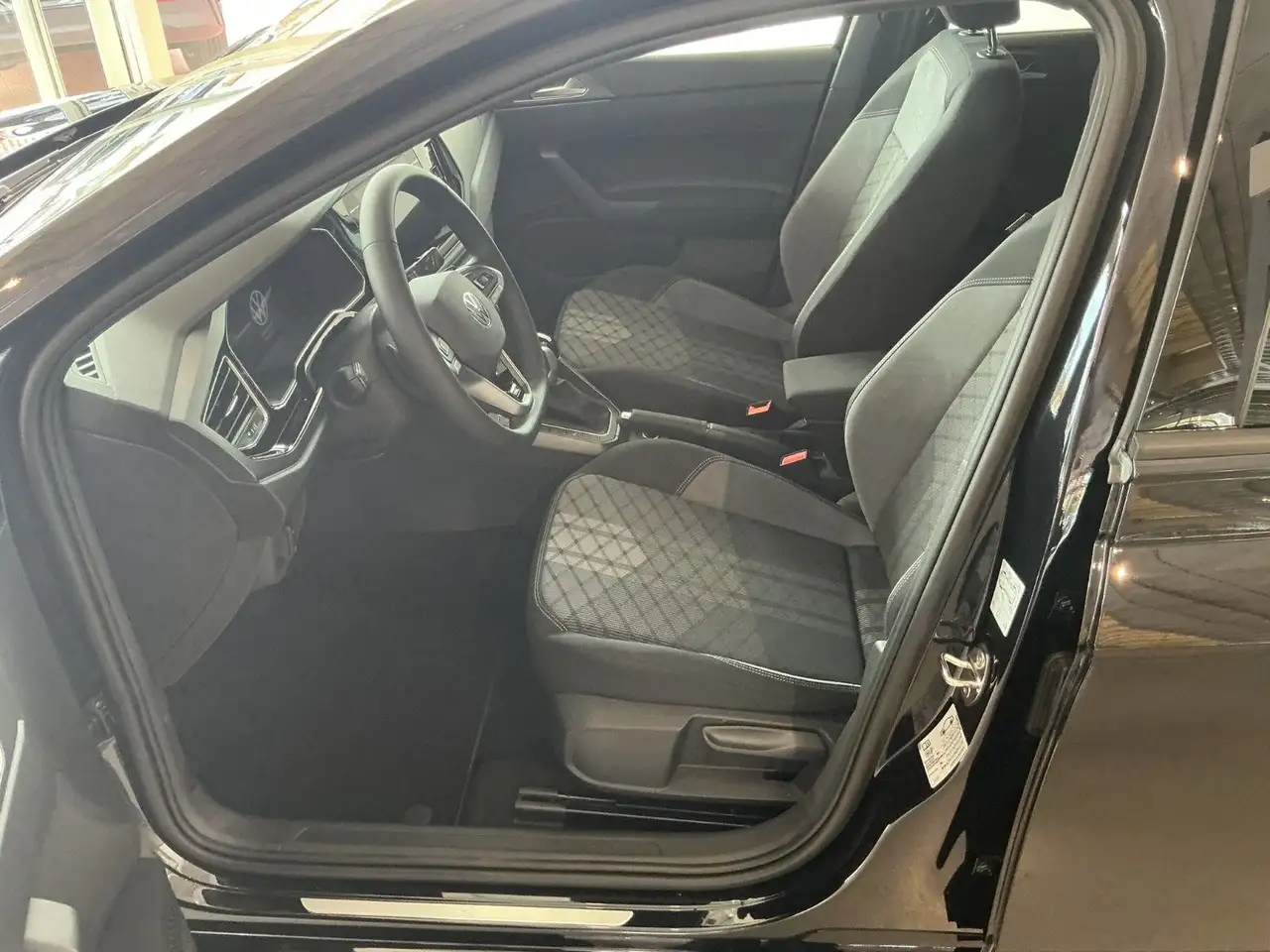 Volkswagen Taigo 1.0 TSI R-Line DSG | IQ.LIGHT | ACC | Sitz 10
