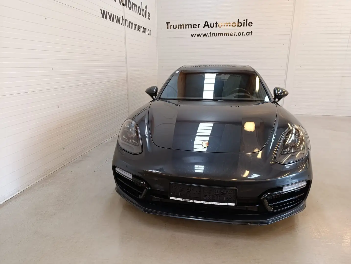 Porsche Panamera Sport Turismo GTS Grau - 2