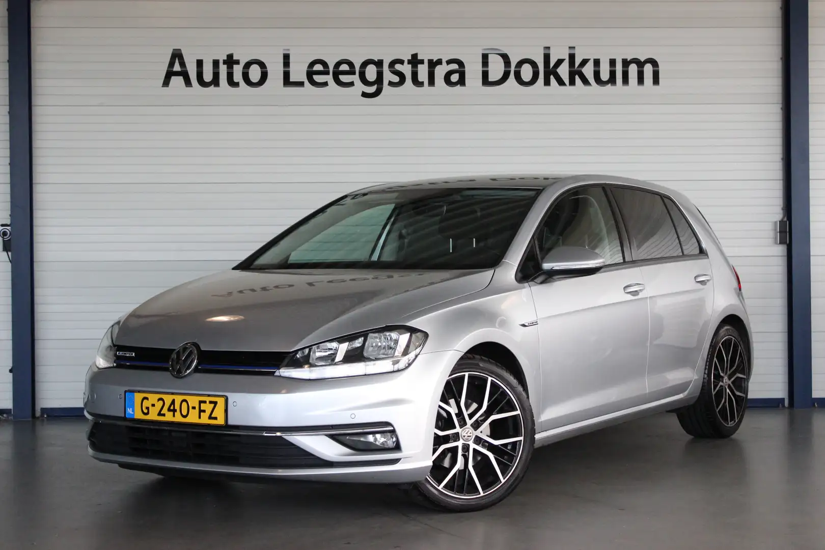 Volkswagen Golf 1.5 TSI Comfortline Carplay | Navi | Clima | Adapt Grau - 1