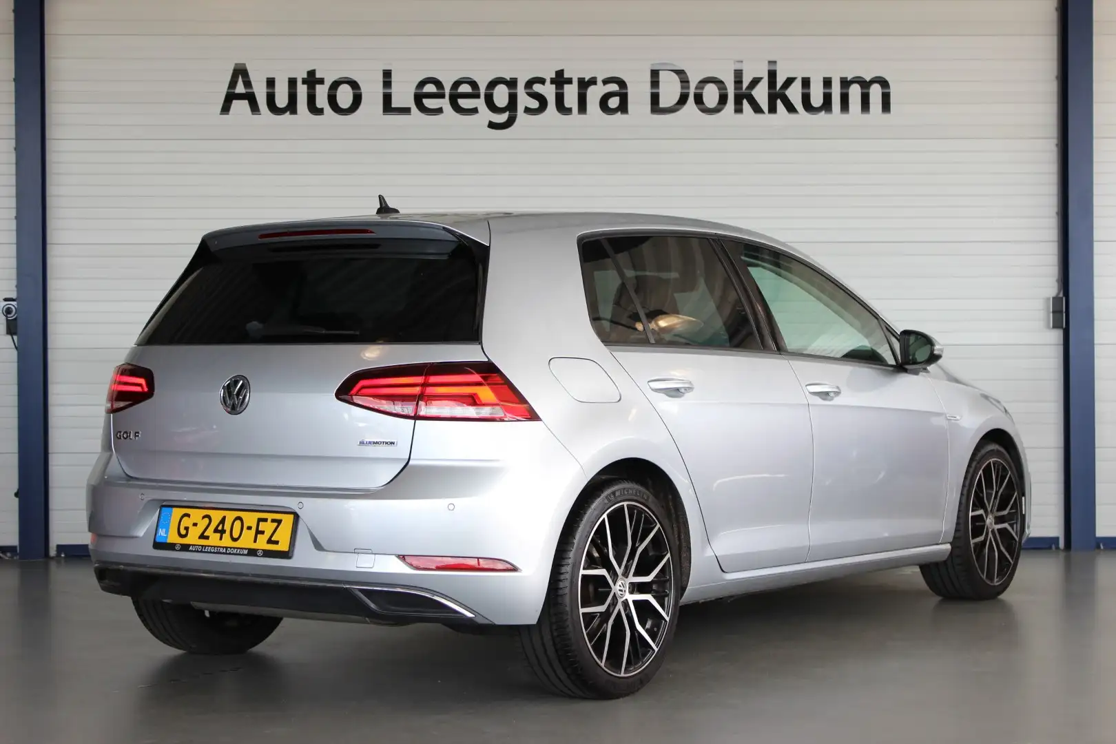 Volkswagen Golf 1.5 TSI Comfortline Carplay | Navi | Clima | Adapt Grijs - 2
