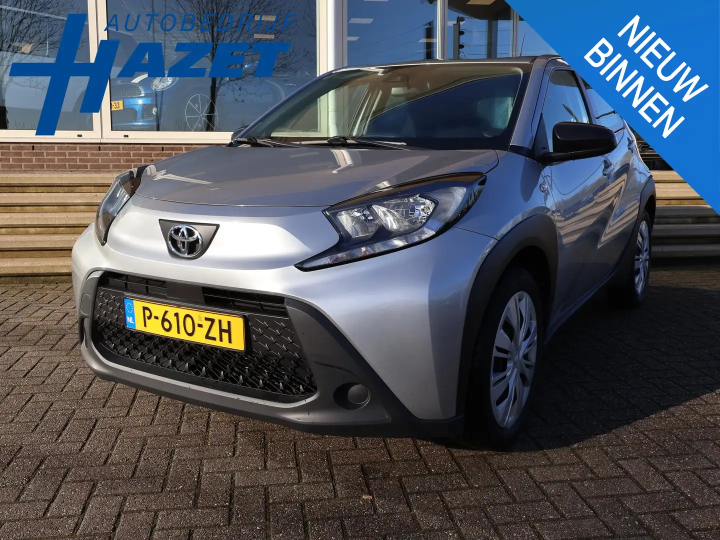 Toyota Aygo X 1.0 VVT-i MT PLAY + ADAPTIVE CRUISE | CAMERA | APP Gris - 1