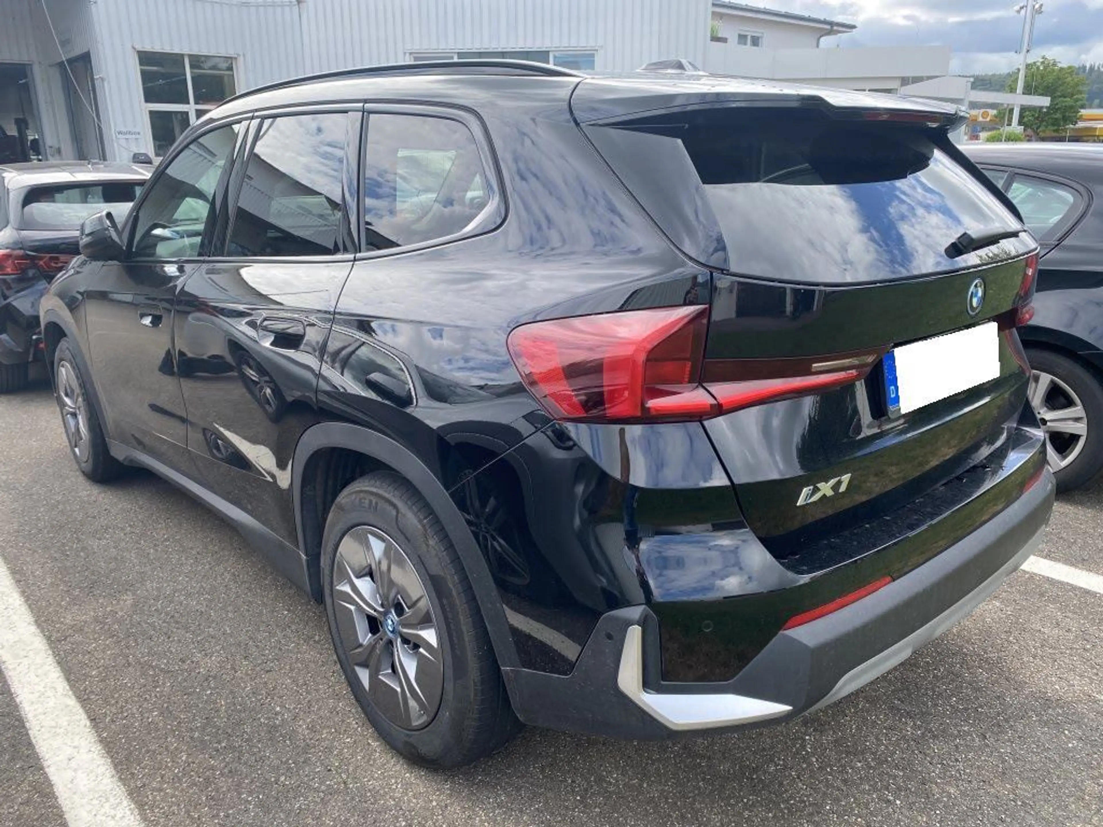BMW iX1 iX1 eDrive20-Klimaaut-Navi-360°-Sitzhzg-AHKschwenkbar — photo 3