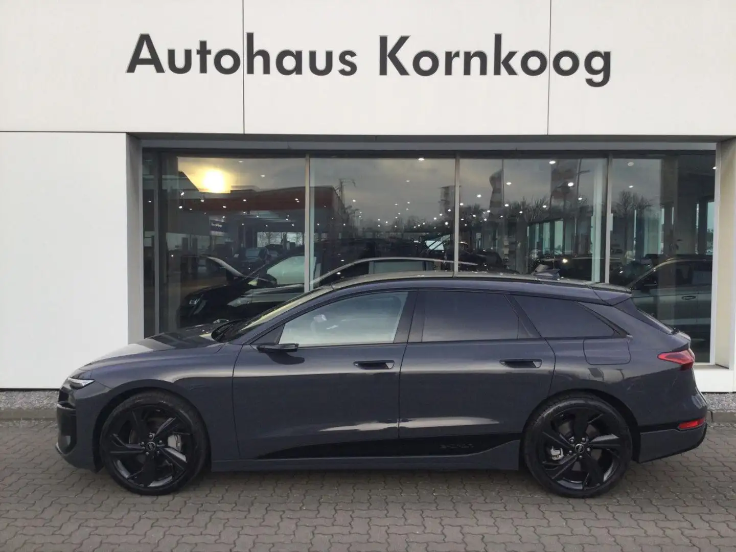 Audi A6 e-tron A6 Avant performance e-tron 94,9 kWh S-line Navi Grau - 1