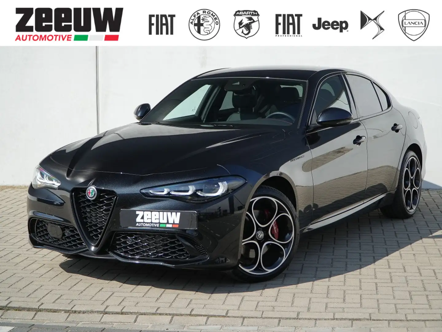 Alfa Romeo Giulia 2.0 Turbo 280 PK Competizione Q4 AWD | Harman | Ve Schwarz - 1