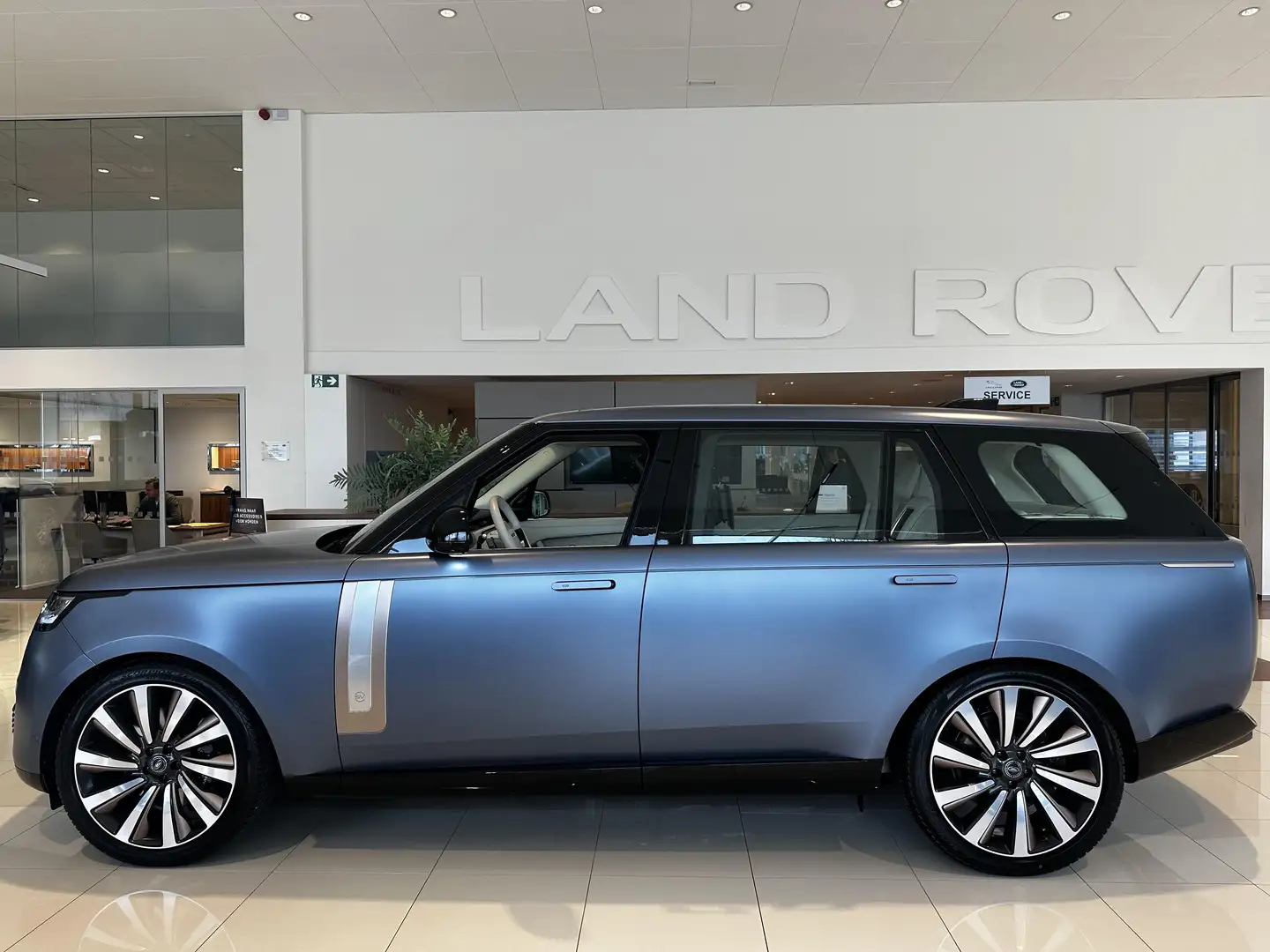 Land Rover Range Rover LWB P615 SV Mer Du Nord 1 of 5 Bleu - 2